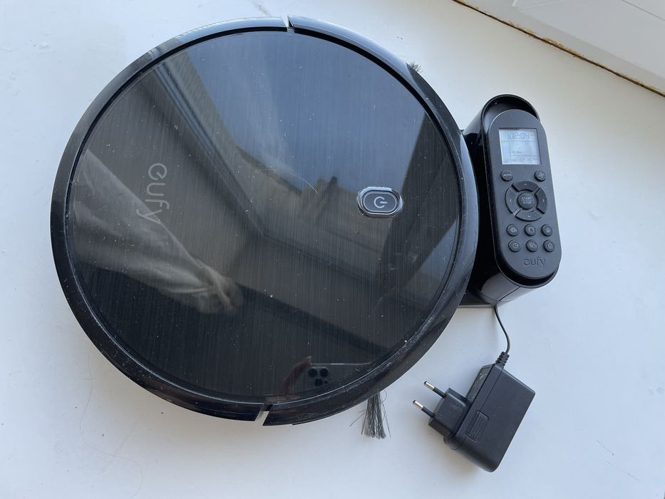 Робот пилосос ЕUFY