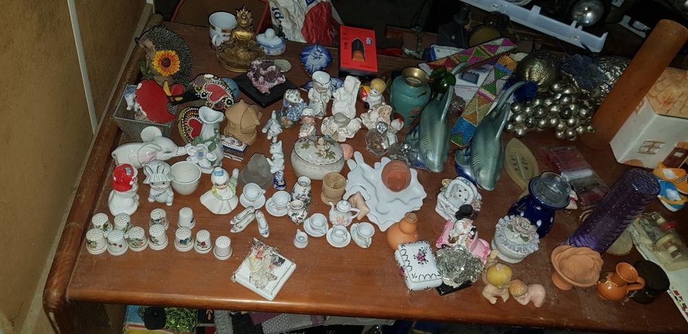 Várias louças de vários tamanhos