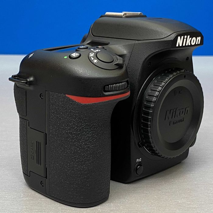 Nikon D7500 (Corpo) - 20.9MP | 3 ANOS DE GARANTIA
