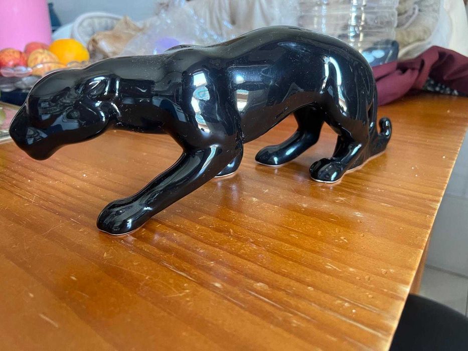 Escultura Decorativa Pantera Preta — Design Moderno | 10€