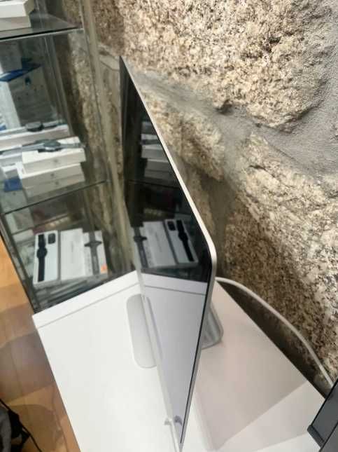 Apple iMac 21.5" 2017 i5 8GB 1TB Usado