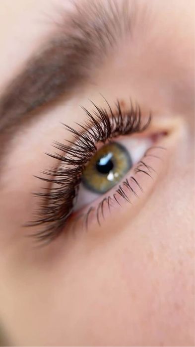 Шукаємо майстра з нарощування вій