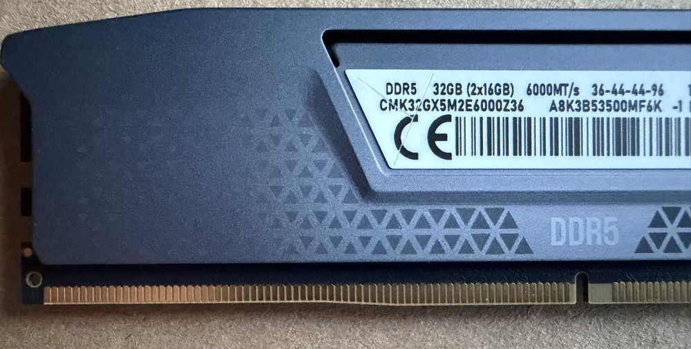 CORSAIR Vengeance DDR5 32GB (2x16GB) DDR5 6000MHz CL36 (CMK32GX5M2E6000Z36)