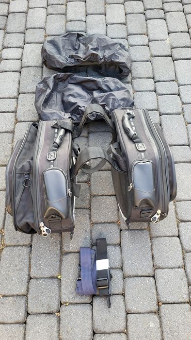 Sakwy na motor Givi.