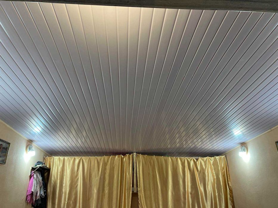 Продается гараж по вул. Прилуцька  свитло вода погреб Оличное состояни