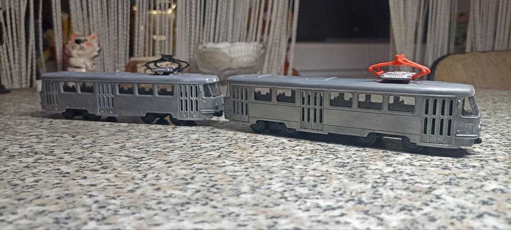 Tatra T3SU металл трёх дверная м-т № 18 цвет серый металлик