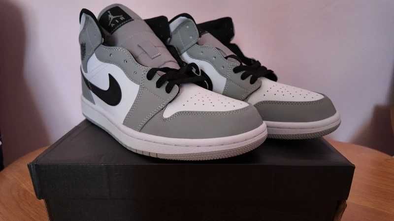 Jordan_1_Mid_Smoke_Grey Rozmiar 41