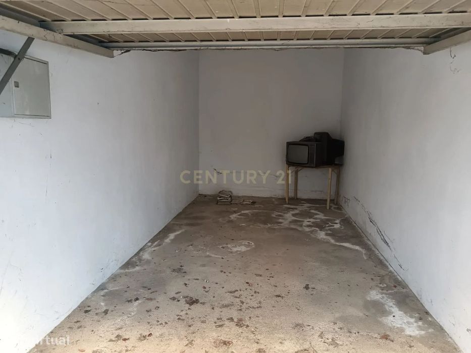 Garagem com 17 m2 na Av, da Carapalha em Castelo Branco