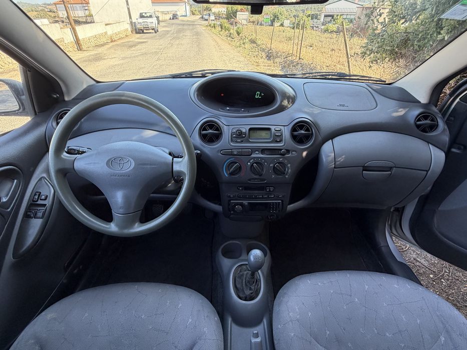 Toyota Yaris 1.0 gasolina