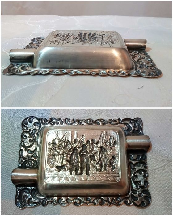 Пепельницы голландские /  барельеф Рембрандт "Ночной дозор" / серебрение