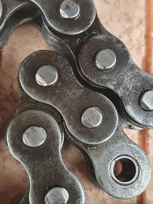 В продажі три цепки на мото Ява 634/638