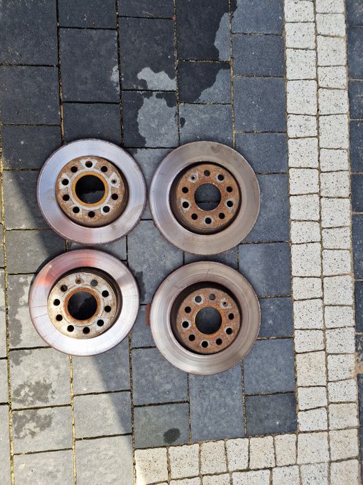 Tarcze hamulcowe seat leon 2