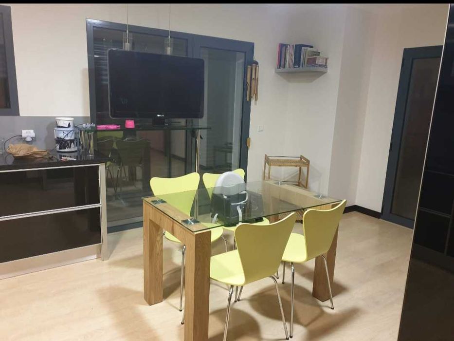 Mesa cozinha (cadeiras não incluídas)