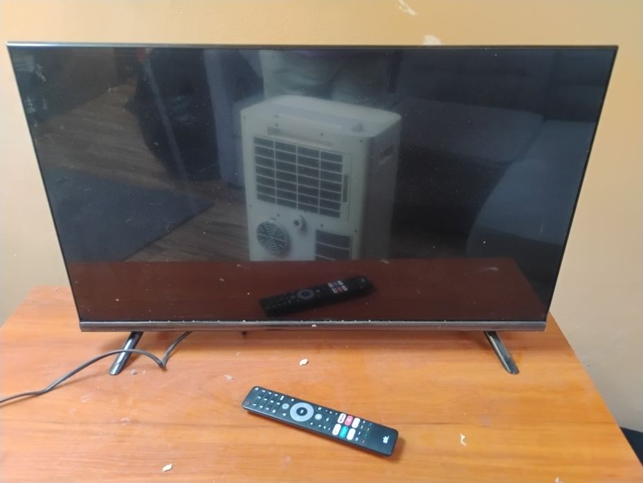 Telewizor 32 całe  LED Smart