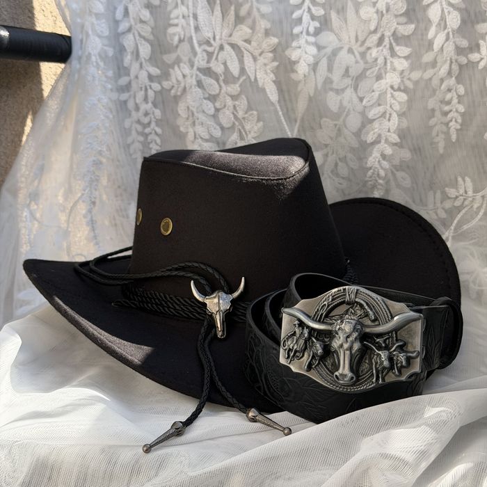 Czarny kapelusz kowbojski pasek byk naszyjnik kowboj western Kawalerski imp impreza