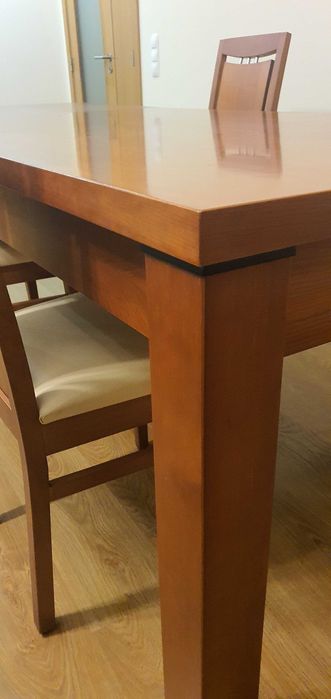 Mobília de Sala de Jantar - Aparador + Mesa