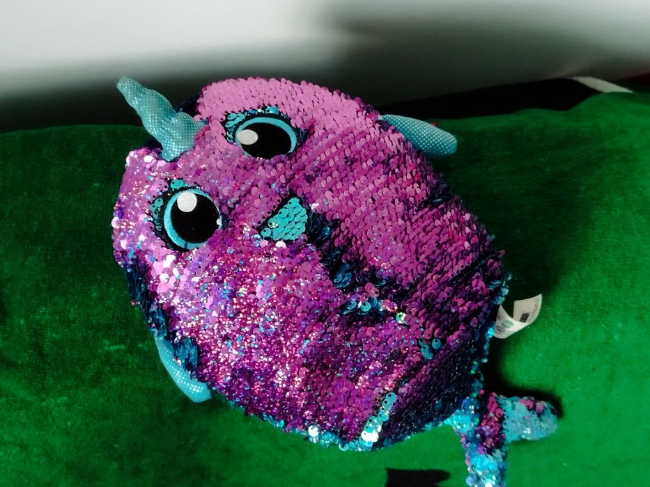 м'які іграшки різні вибирайте