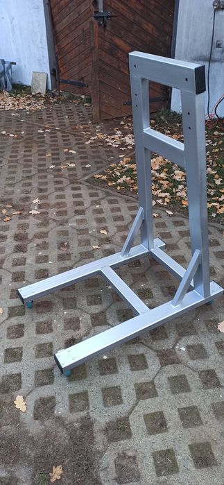 Wózek serwisowy pod silnik zaburtowy