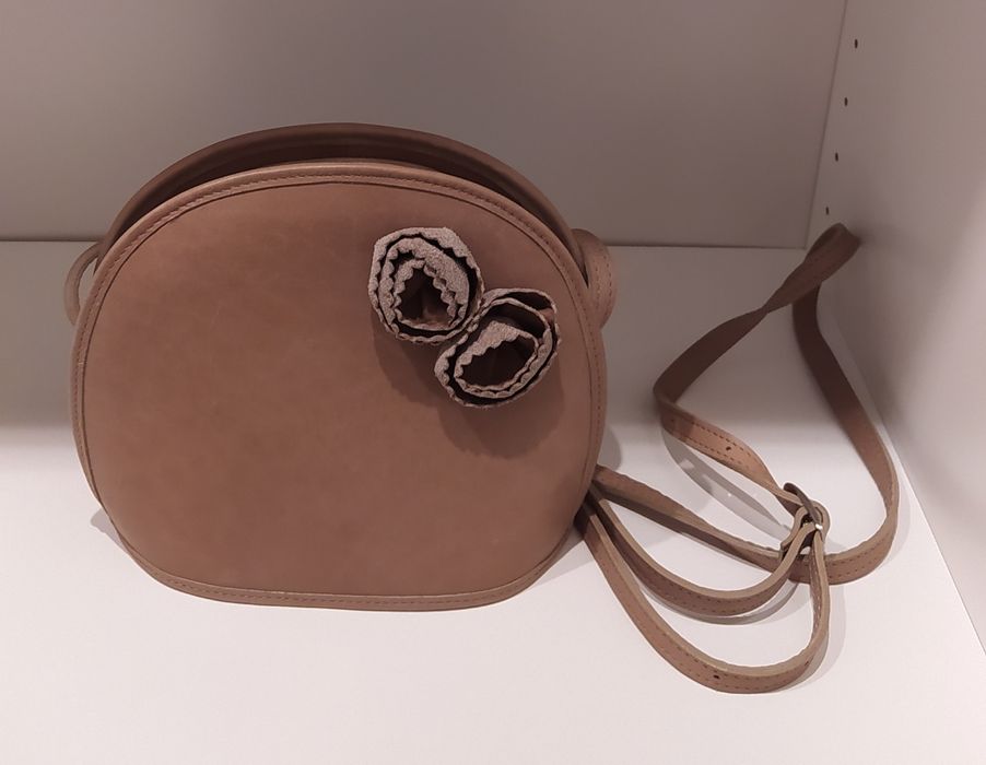 Beżowa torebeczka na ramię Ryłko