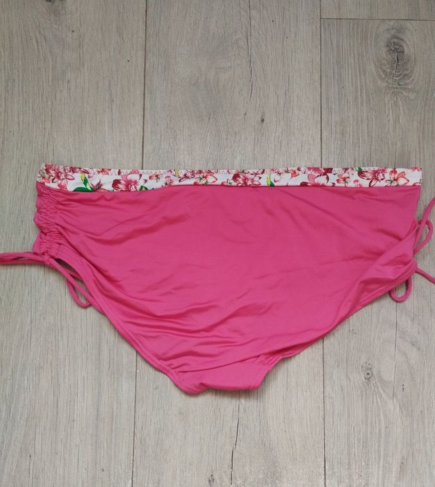 Change dół od kostiumu kąpielowego dwuczęściowego różowy i kwiaty