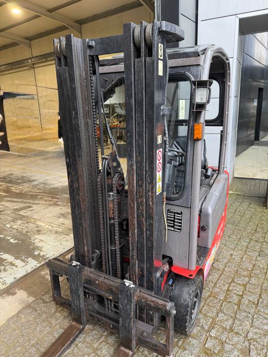 Empilhador elétrico manitou 1.5t