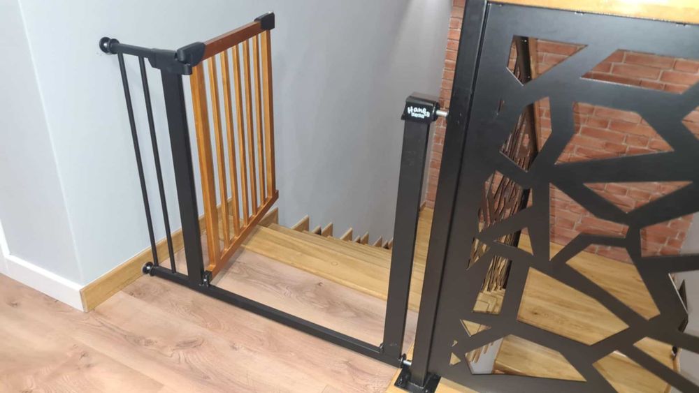Bramka zabezpieczajaca na schody