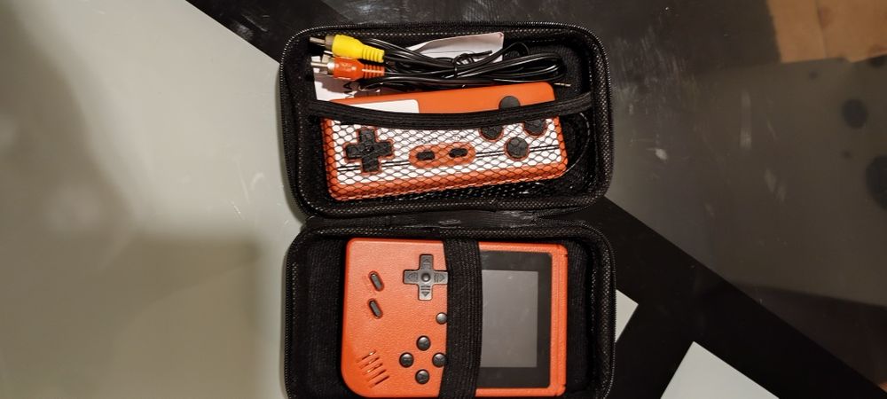 Consola portátil com 500 jogos