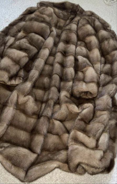 Норкова шуба довга