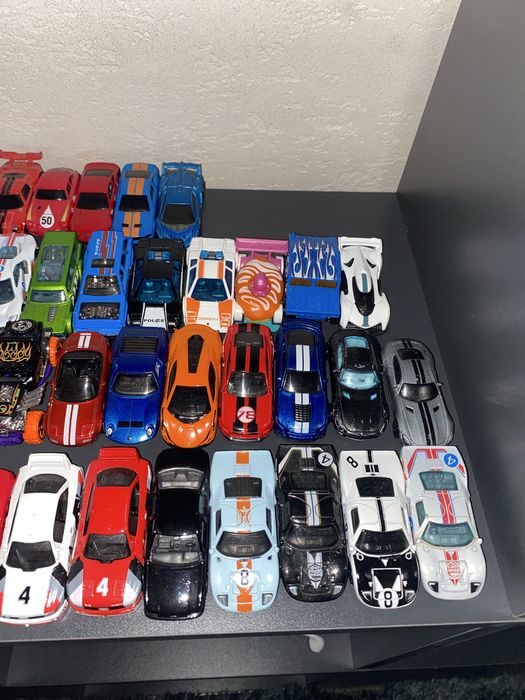 Розпродажа Хот Вілс