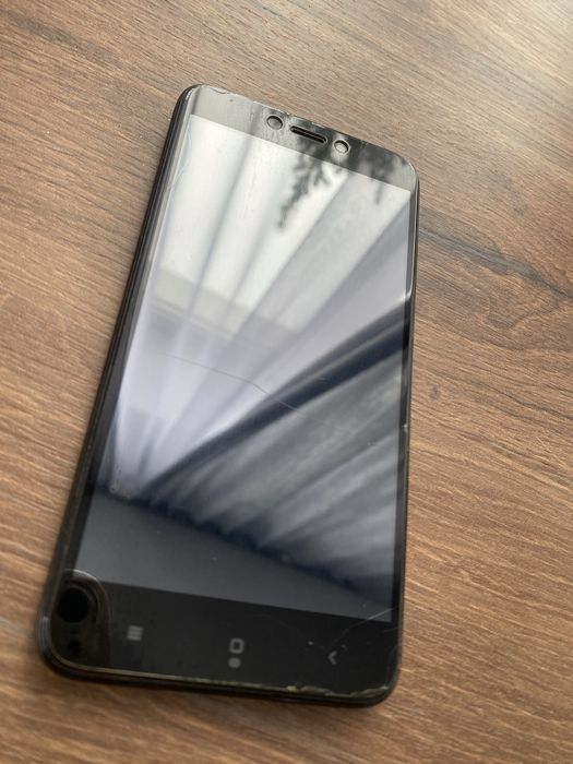 Телефон Xiaomi Redmi в хорошому стані коробка присутня