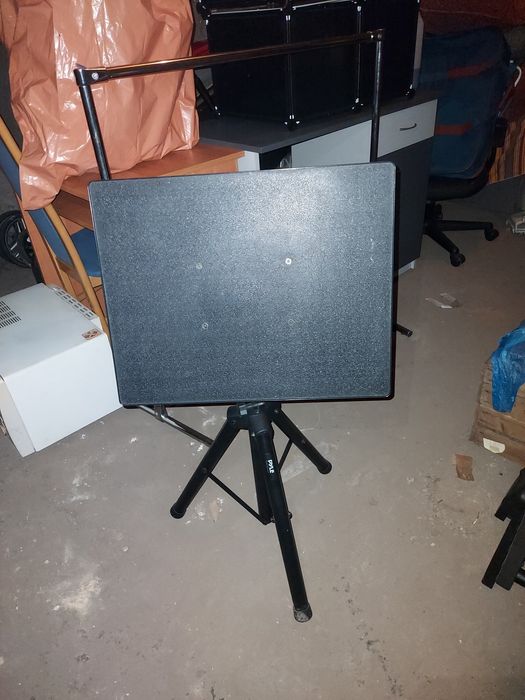 Statyw pod laptopa, projektor