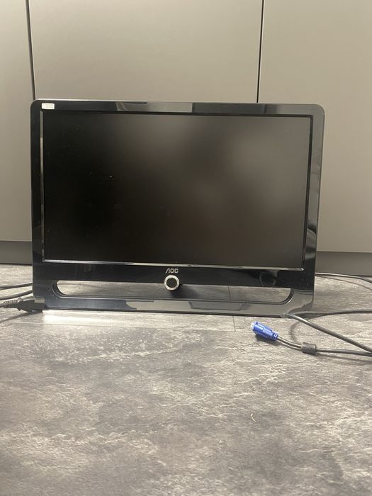 Monitor AOC DCR 60000:1 sprawny z kablami