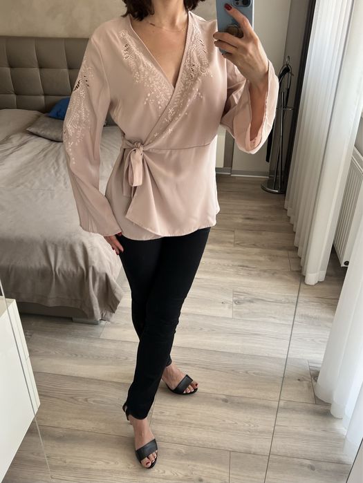 Różowa bluzka z haftem ASOS blady róż M/L 38/40