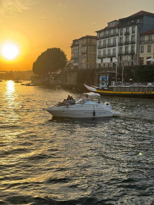 Bayliner Ciera 2655 - MerCruiser 230cv - Vistoria até 2028