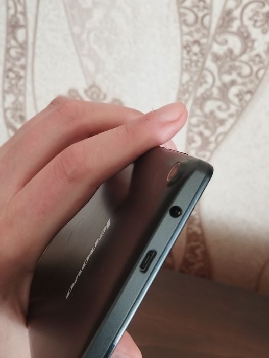 Планшет Lenovo TAB 2 A7-20F 7" 1/8ГБ з чохлом та зарядкою