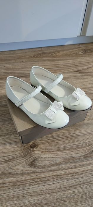 Buty komunijne, białe r. 36