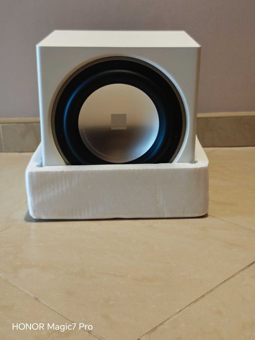 DALI SUB E-9 F – Kompaktowy subwoofer  Biały/Nowy