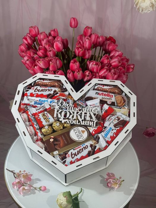 Ідеальний подарунок до 8 березня. Великий солодкий бокс з солодощами