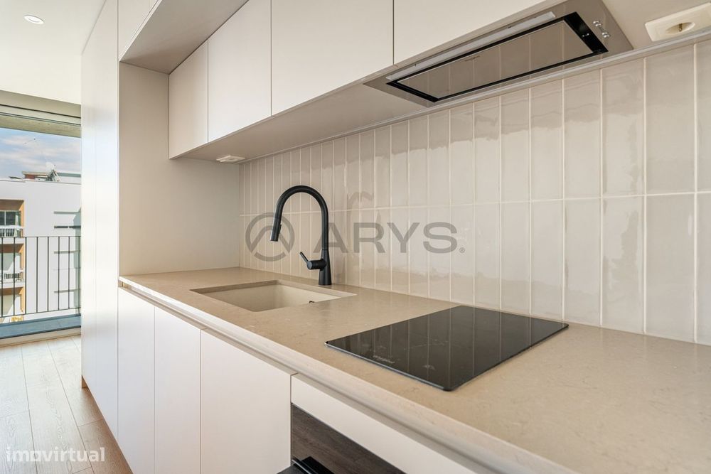 Apartamento T0 Novo em condomínio fechado com Varanda