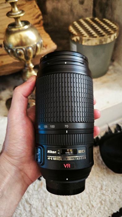 Nikon ED AF-S NIKKOR 70-300mm f/4.5-5.6G VR