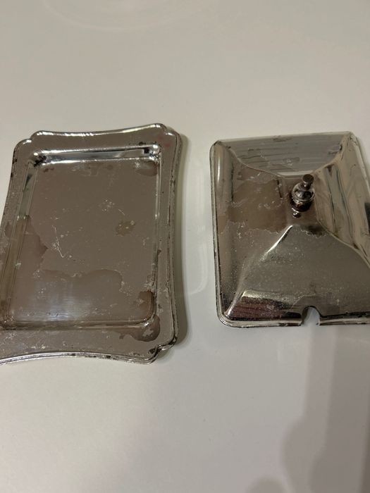 Posrebrzana przykrywka i tacka do maselniczki