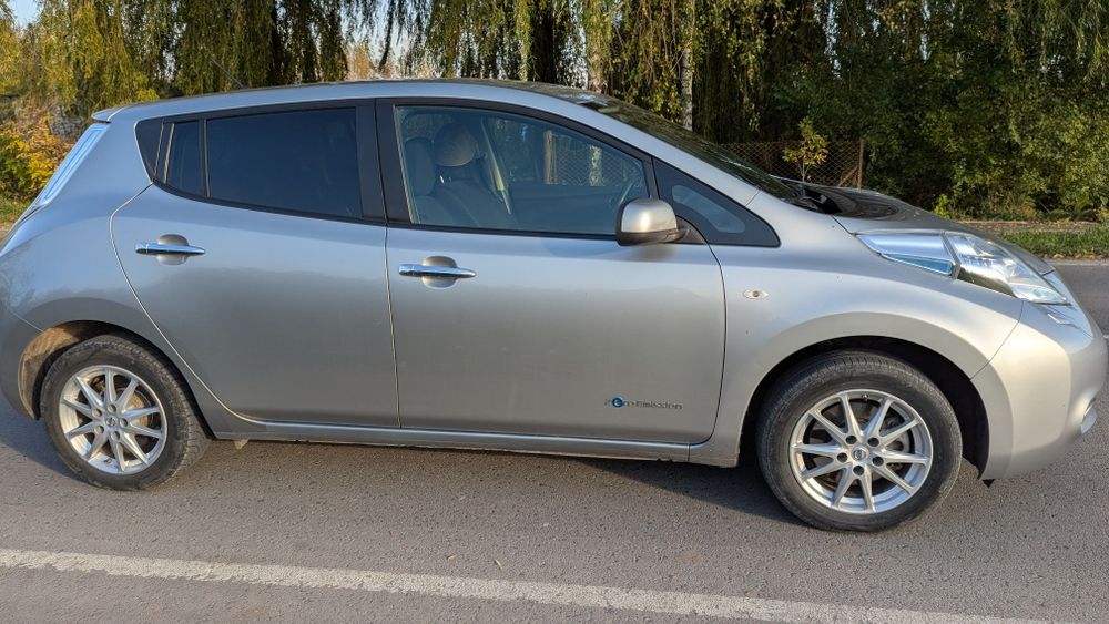 Nissan leaf 2015/24квт, 10/12, 185 тис