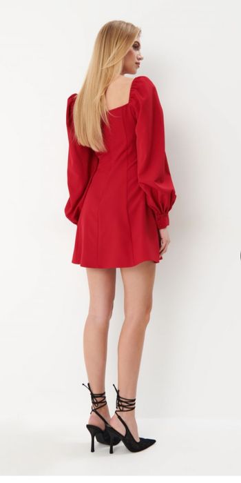 Sukienka mini z bufiastymi rękawami