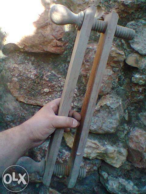 Prensas de encadernar livros antigas