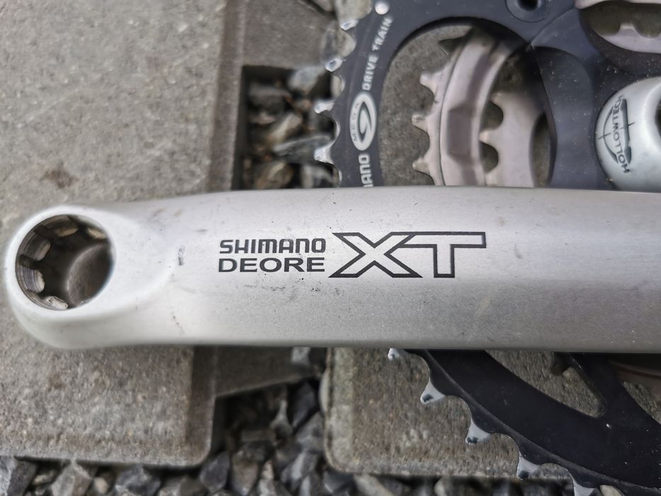 Mechanizm korbowy Shimano Deore XT FC-M751 z suportem Octalink
