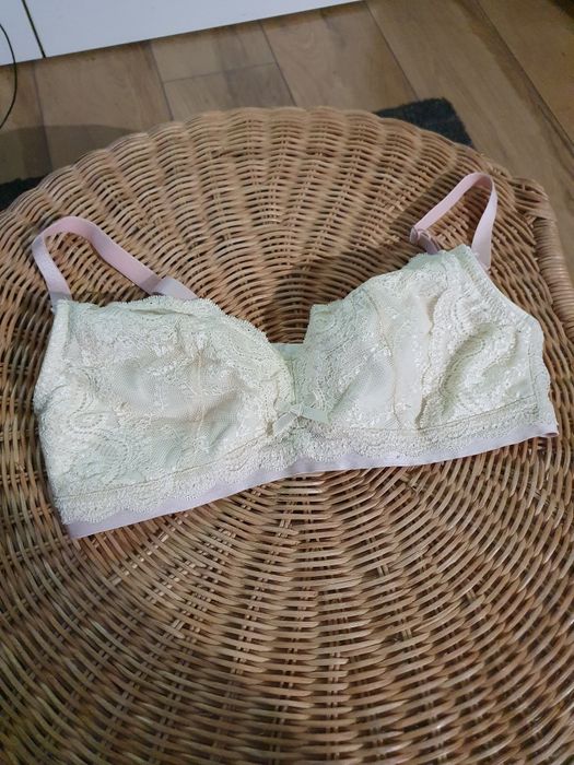 Biustonosze do karmienia warte 150 zł/sz