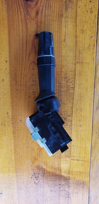 Продам переключатель поворотов