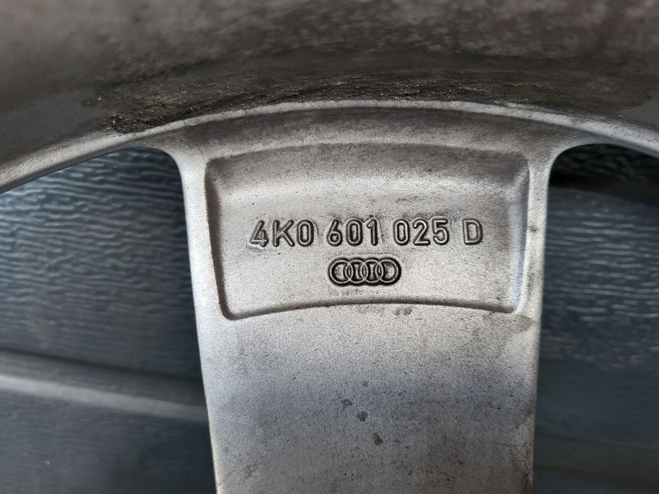 Felgi Audi Skoda VW Seat 18 cali 5x112 plus opony Pirelli