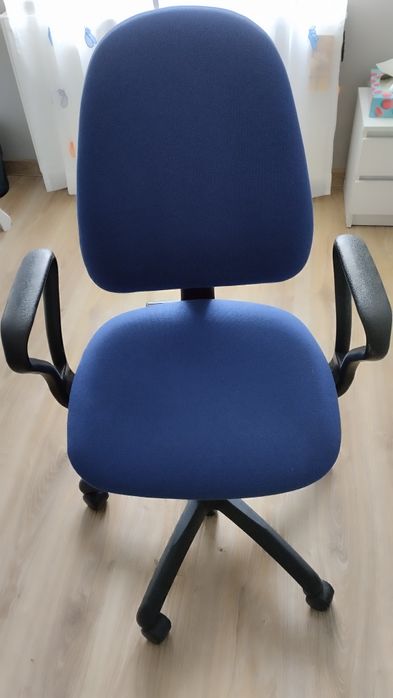 Krzesło biurowe regulowane