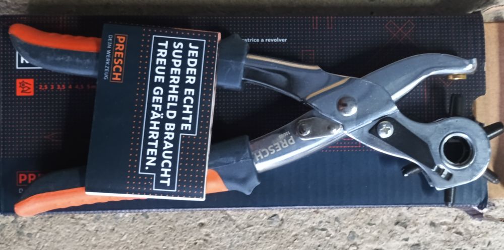 Obrotowe szczypce do dziurkowania